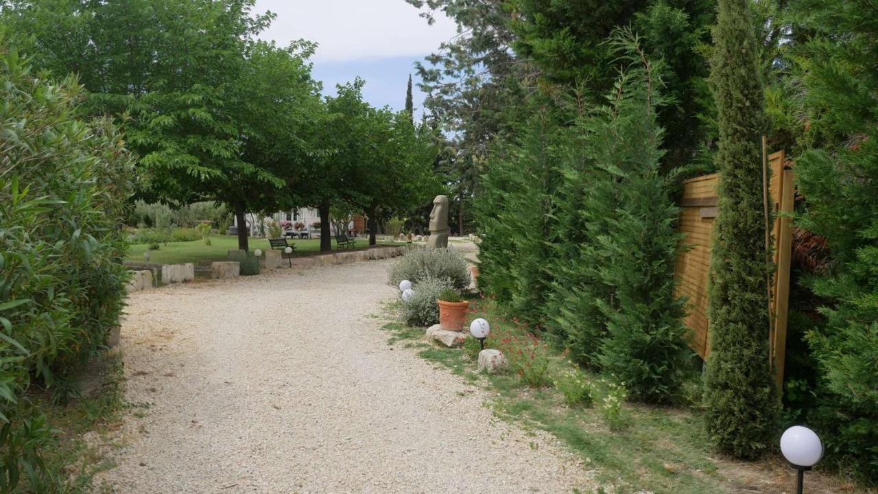 Mas Maurane - L'Olivier Avec Spa Prive Aux Portes D'Arles Tarascon Exterior foto